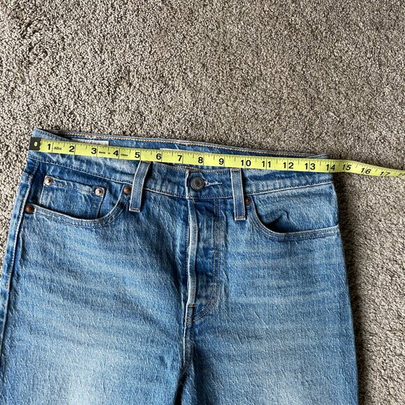Levi's Premium Wedgie Straight Jean Size 26 - Picture 3 of 7